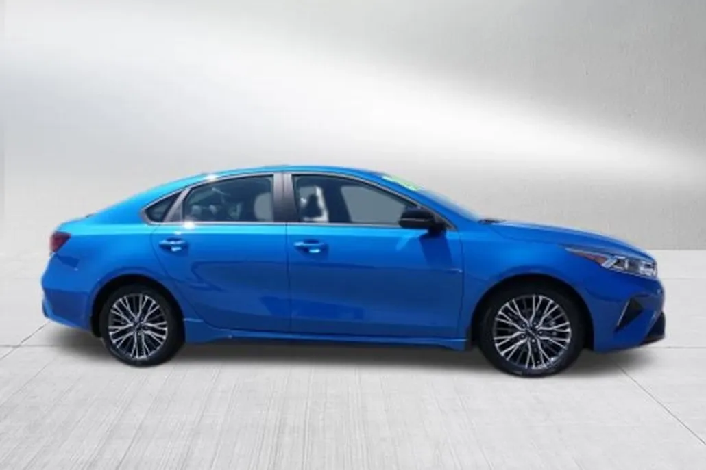 2024 Kia Forte GT-Line photo 1