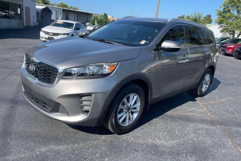 2019 Kia Sorento LX photo 1