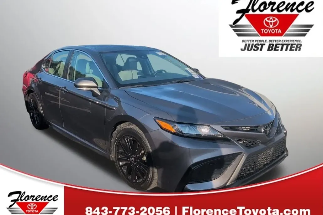 2023 Toyota Camry SE photo 1