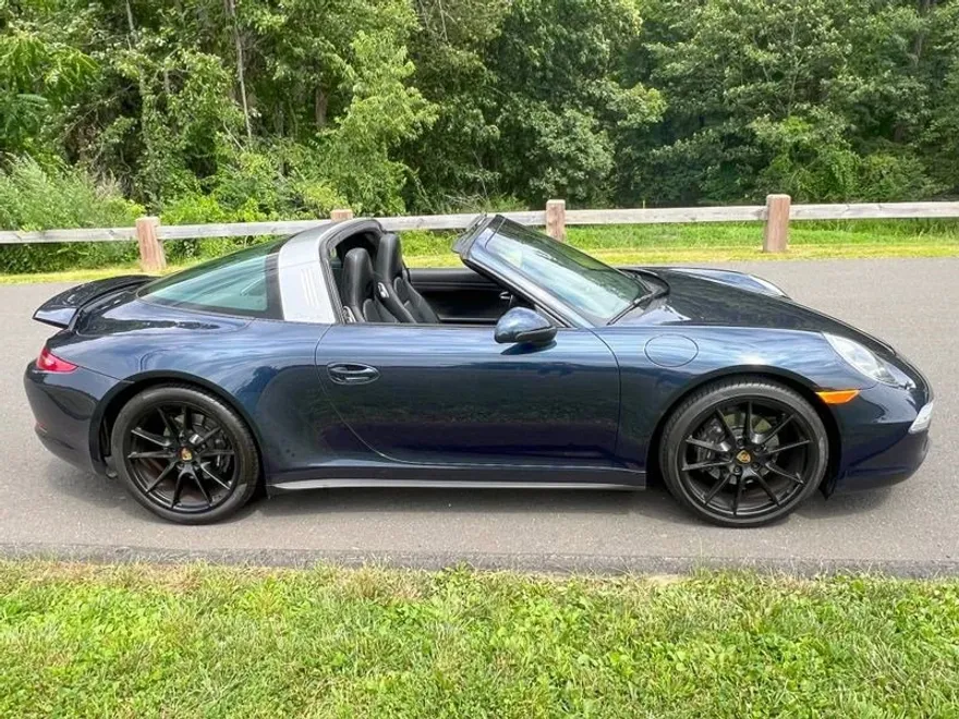 2016 Porsche 911 Targa 4 photo 1