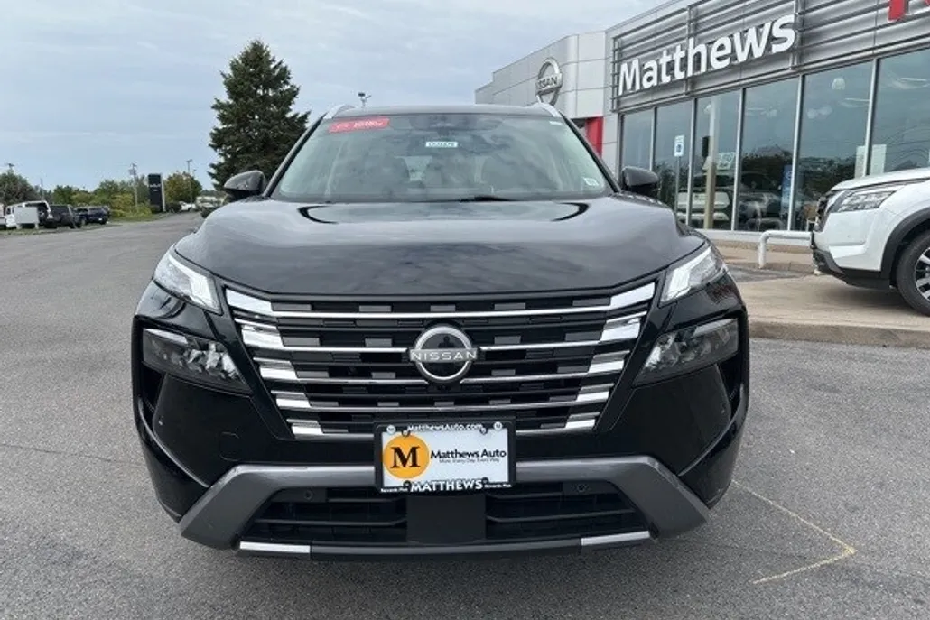 2024 Nissan Rogue SL photo 1