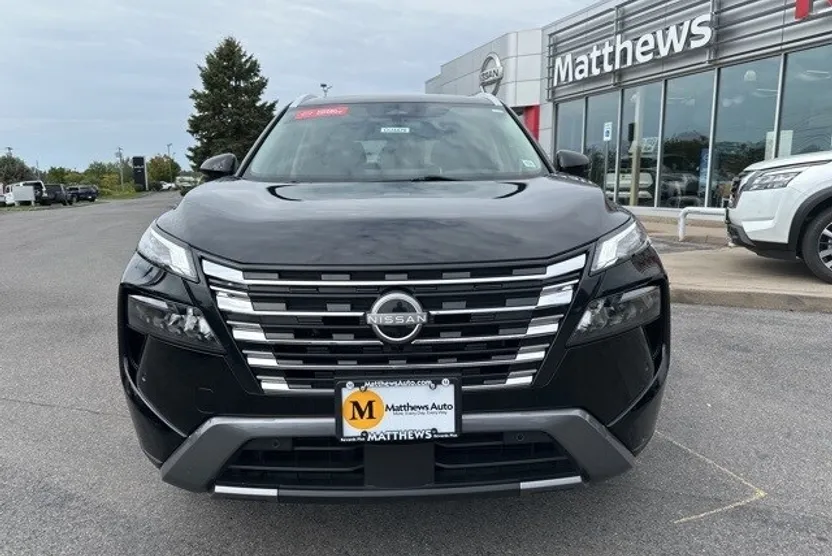 2024 Nissan Rogue SL photo 1