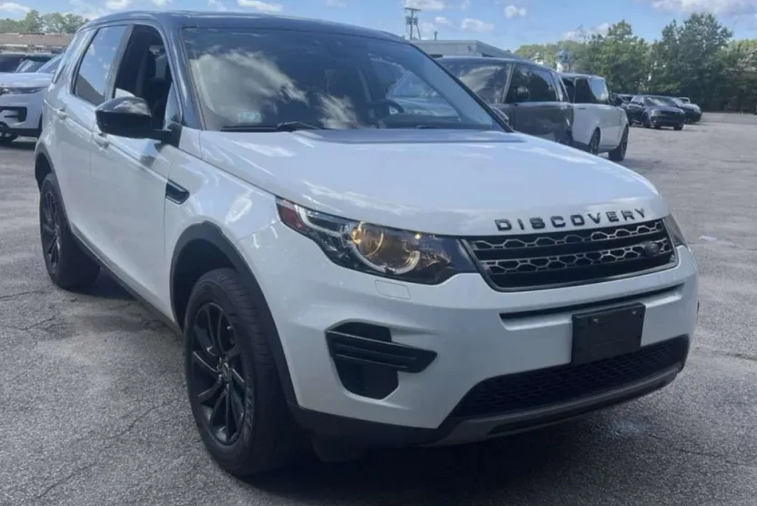 2018 Land Rover Discovery Sport SE photo 1