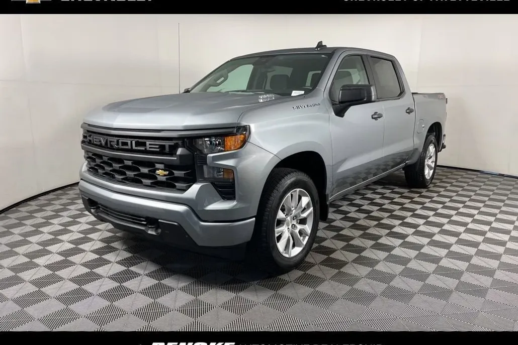2025 Chevrolet Silverado 1500 Custom photo 1