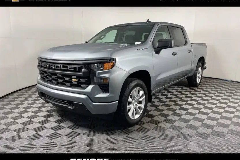 2025 Chevrolet Silverado 1500 Custom photo 1