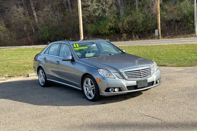 2011 Mercedes Benz E 350 4MATIC photo 1