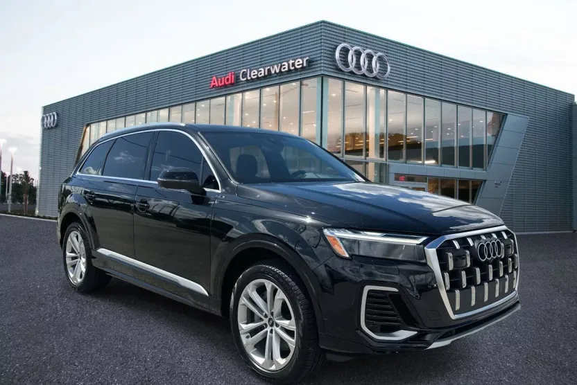 2025 Audi Q7 Premium Plus photo 1