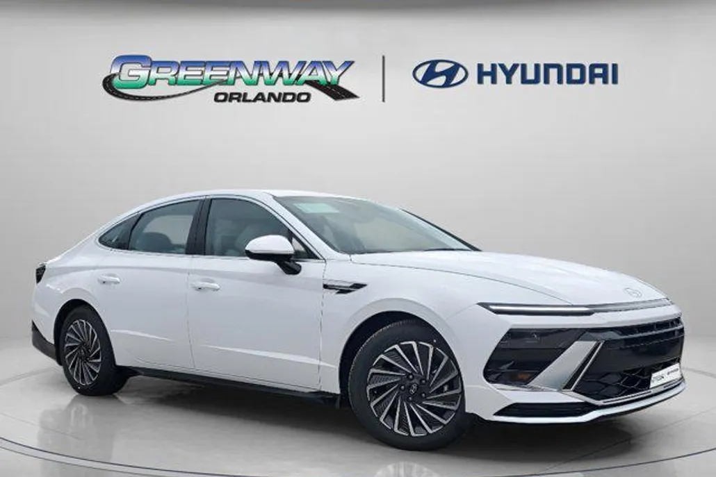 2025 Hyundai Sonata Hybrid SEL photo 1