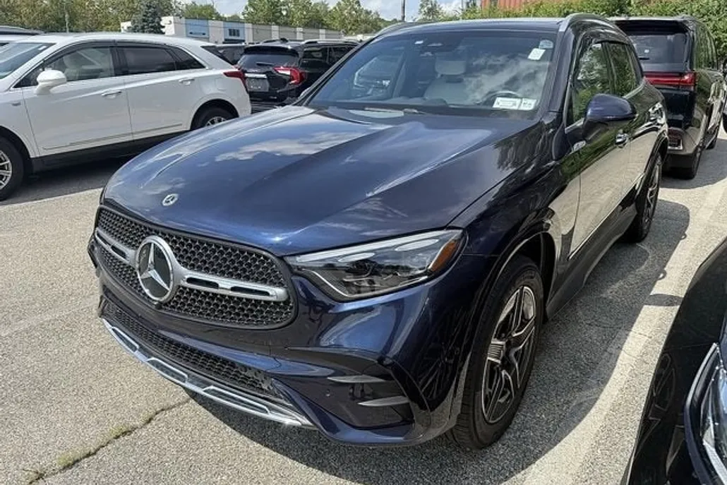 2024 Mercedes Benz GLC 300 4MATIC photo 1