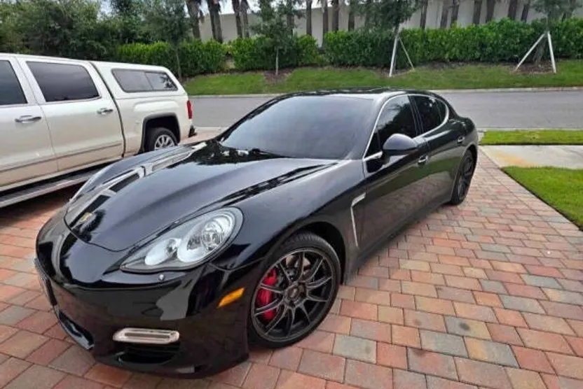 2012 Porsche Panamera Turbo photo 1
