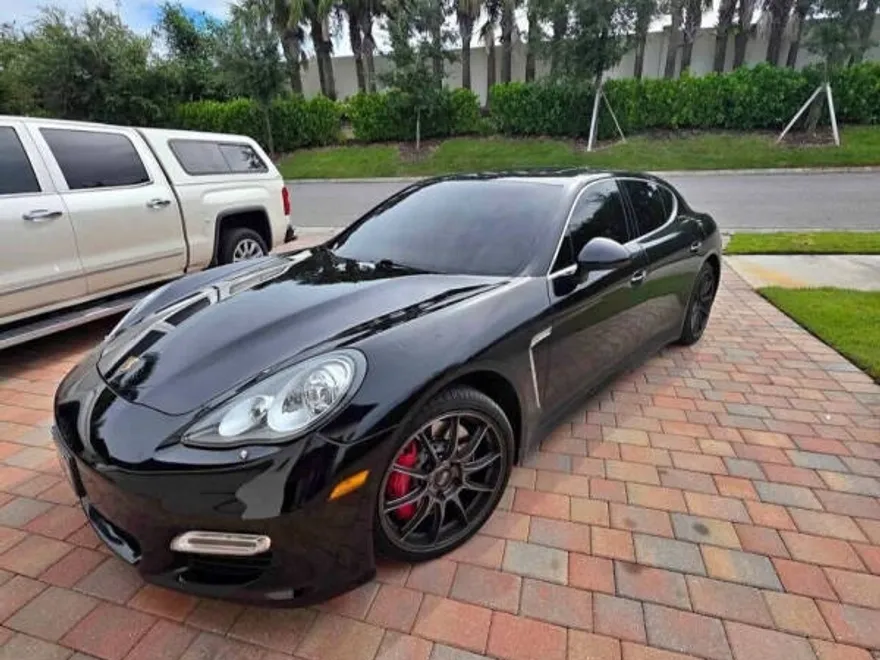 2012 Porsche Panamera Turbo photo 1