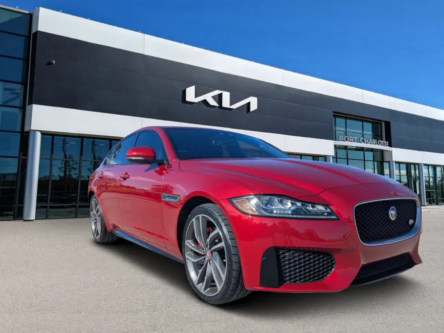2016 Jaguar XF S photo 1