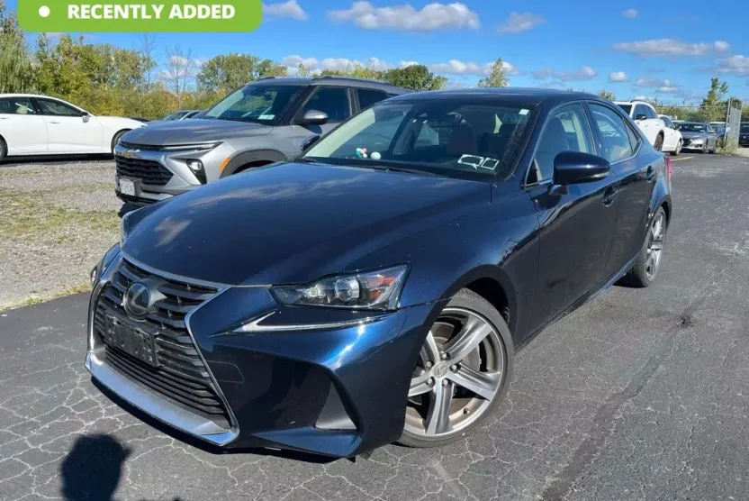 2017 Lexus IS 300 photo 1