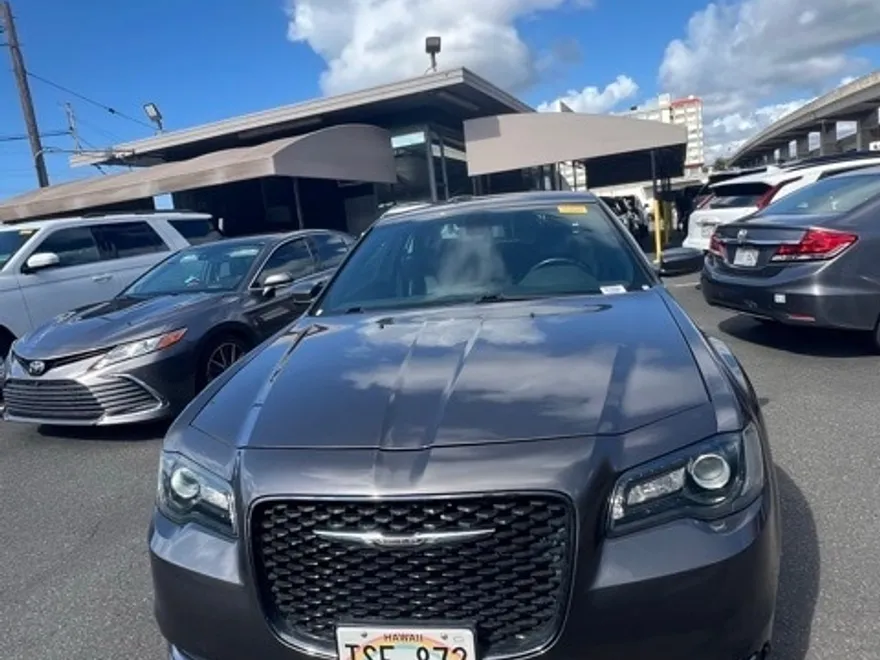 2019 Chrysler 300 S photo 1