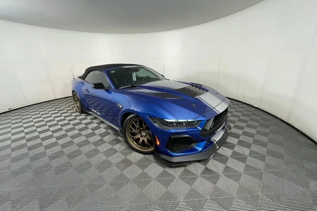 2024 Ford Mustang GT Premium Convertible photo 1