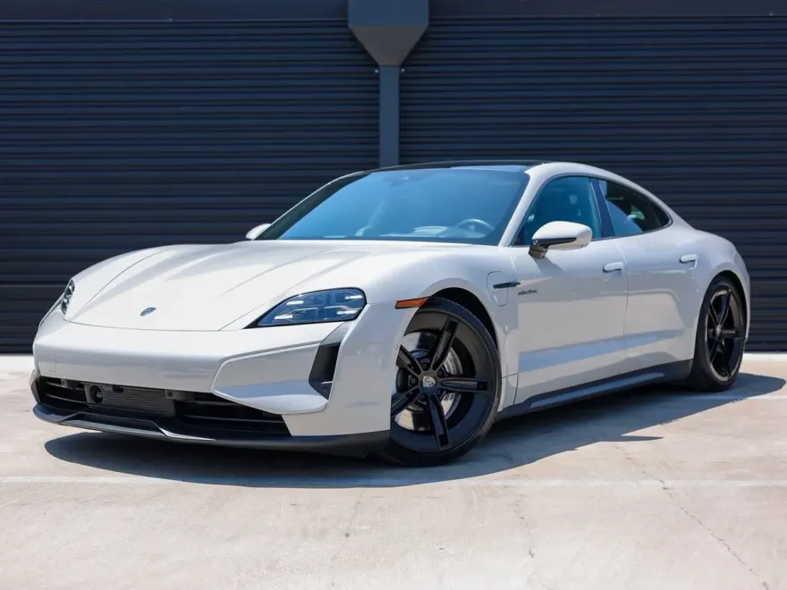 2025 Porsche Taycan Turbo photo 1