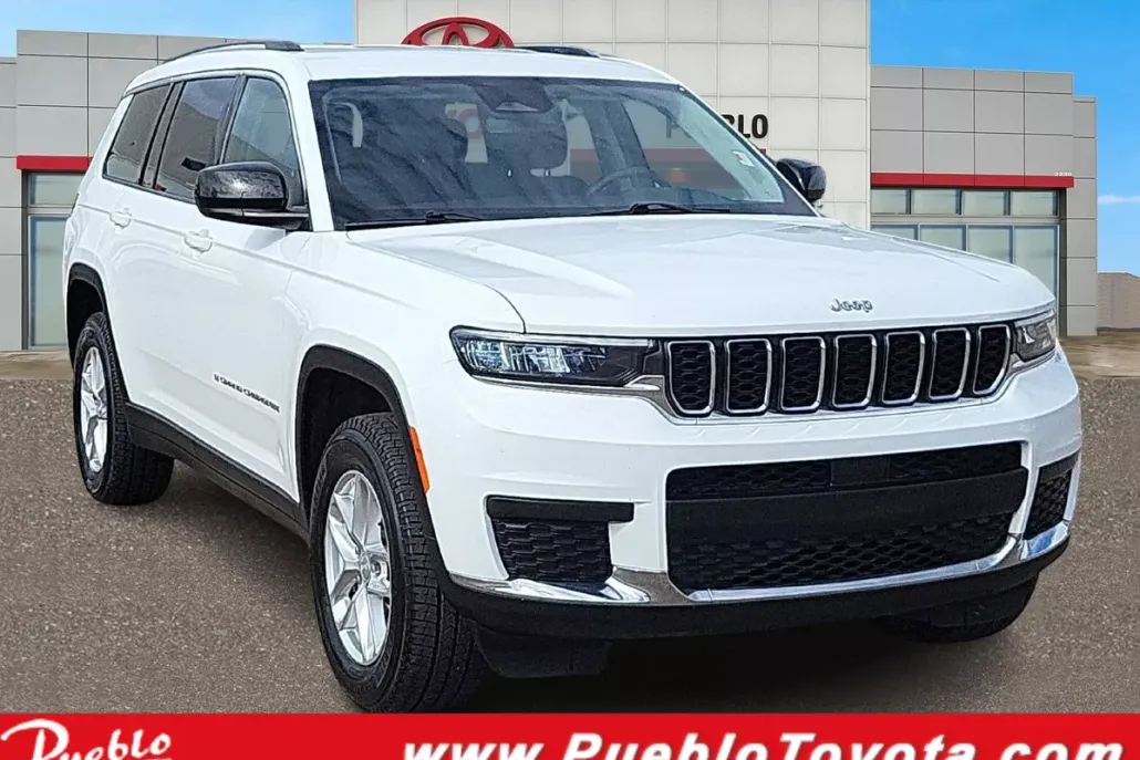 2023 Jeep Grand Cherokee Laredo photo 1