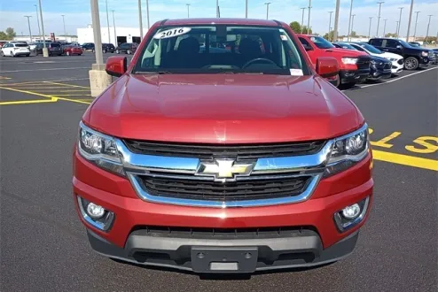 2016 Chevrolet Colorado LT photo 2