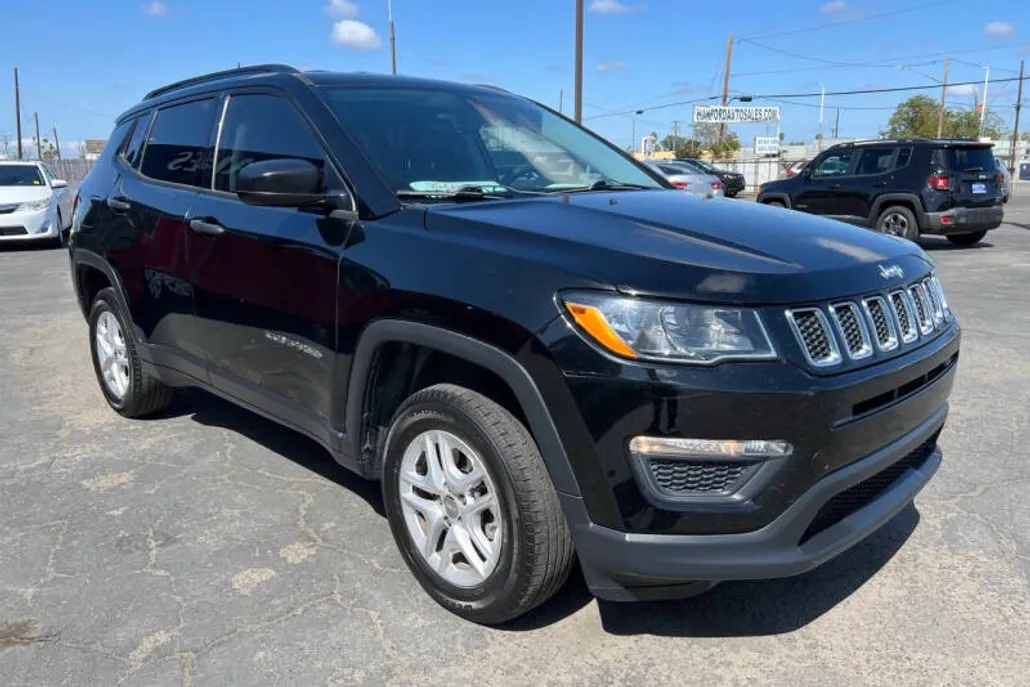 2018 Jeep Compass Sport photo 1