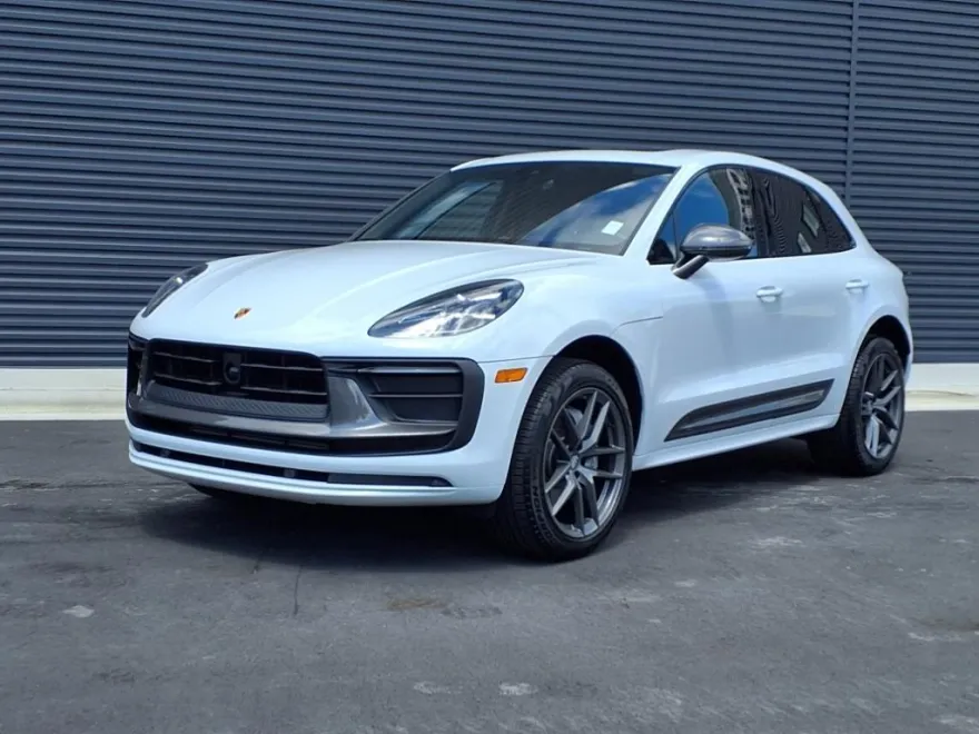 2024 Porsche Macan T photo 1