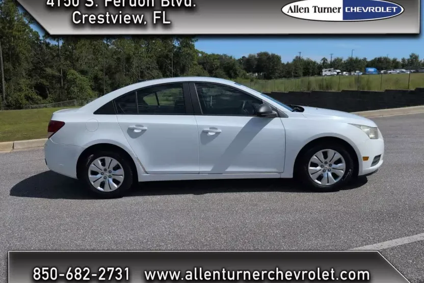 2014 Chevrolet Cruze LS photo 1