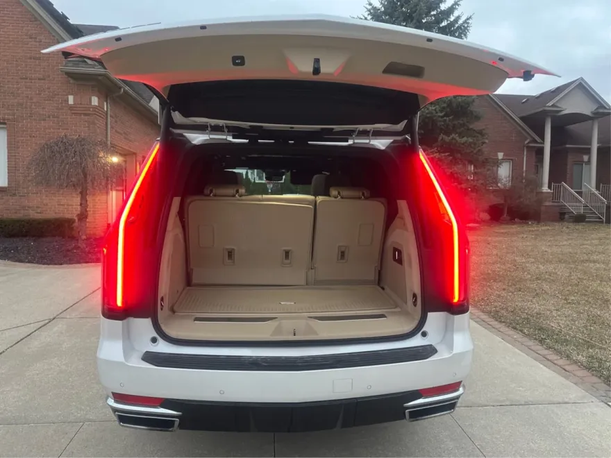 2021 Cadillac Escalade Premium Luxury photo 14