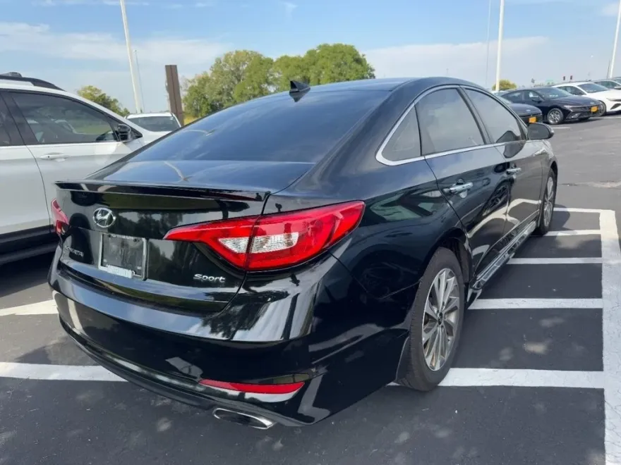 2017 Hyundai Sonata Sport photo 1