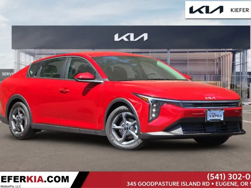 2025 Kia K4 LXS photo 1