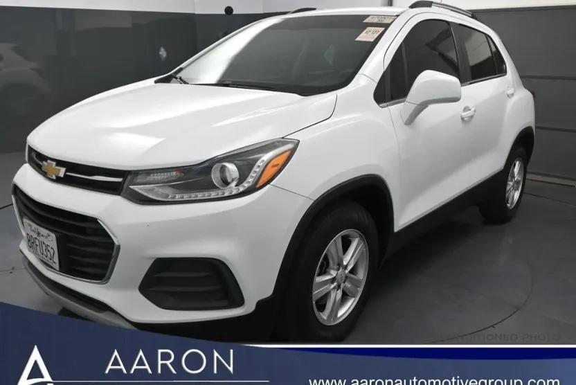 2020 Chevrolet Trax LT photo 1