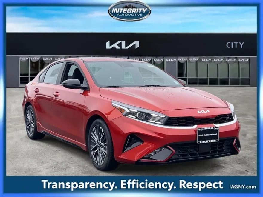 2023 Kia Forte GT-Line photo 1