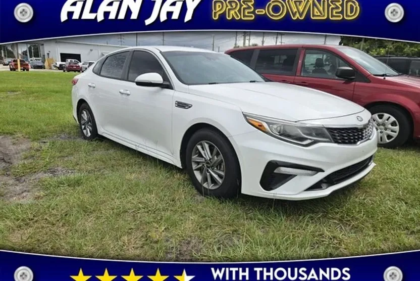 2019 Kia Optima LX photo 1