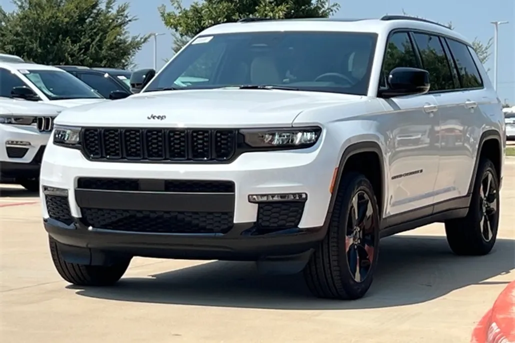 2025 Jeep Grand Cherokee Limited photo 1