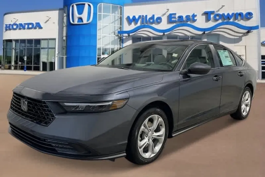 2025 Honda Accord LX photo 1