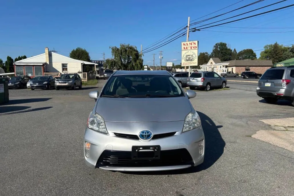 2012 Toyota Prius Two photo 1