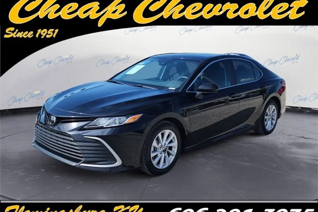 2024 Toyota Camry LE photo 1