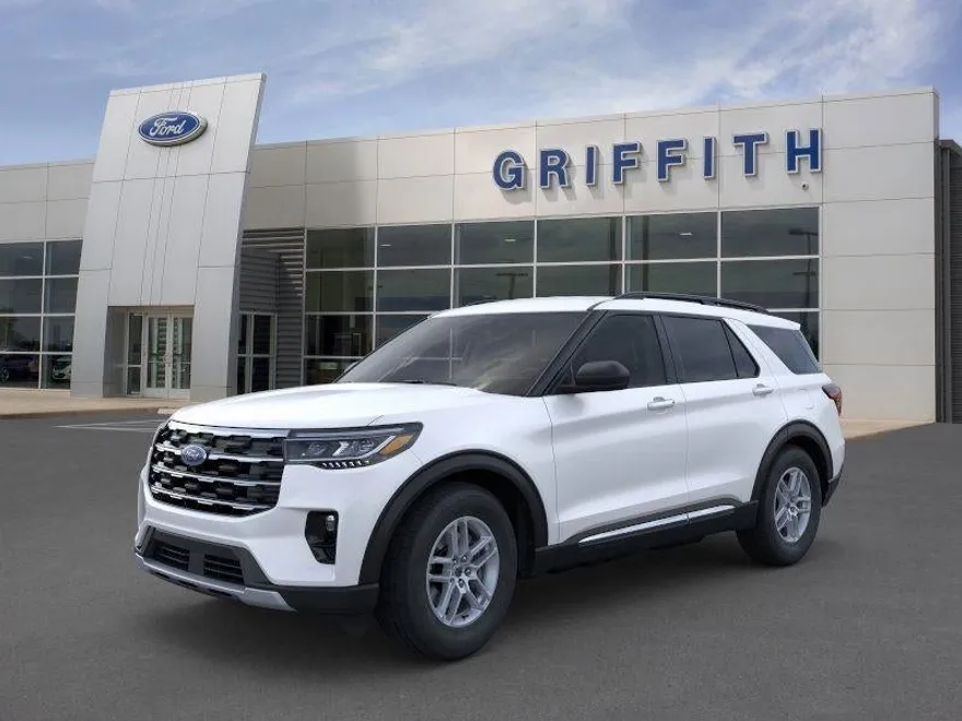 2025 Ford Explorer photo 1