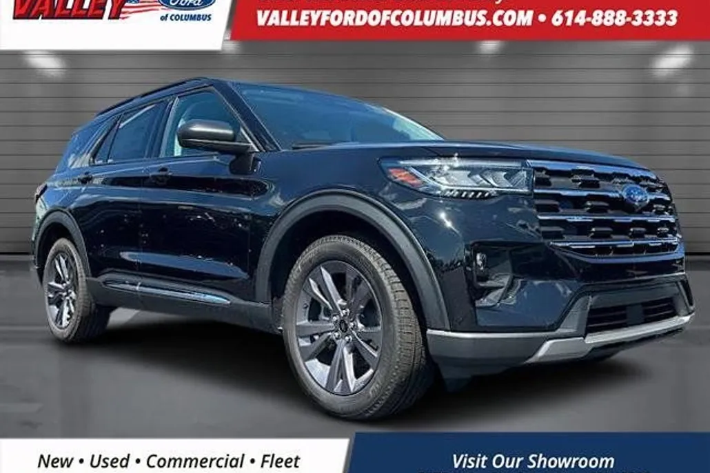 2025 Ford Explorer photo 1
