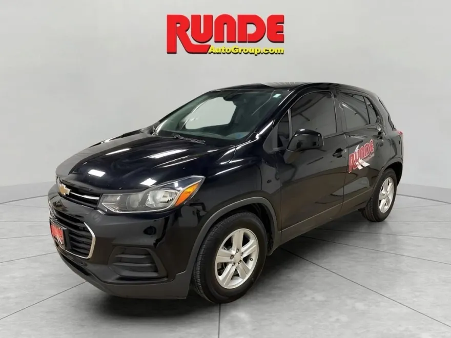 2020 Chevrolet Trax LS photo 1