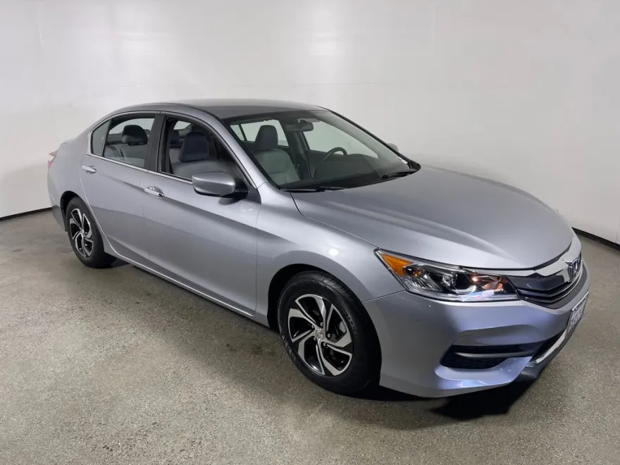 2016 Honda Accord LX photo 1
