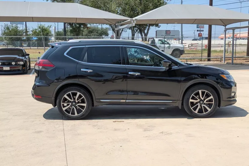 2020 Nissan Rogue SL photo 1