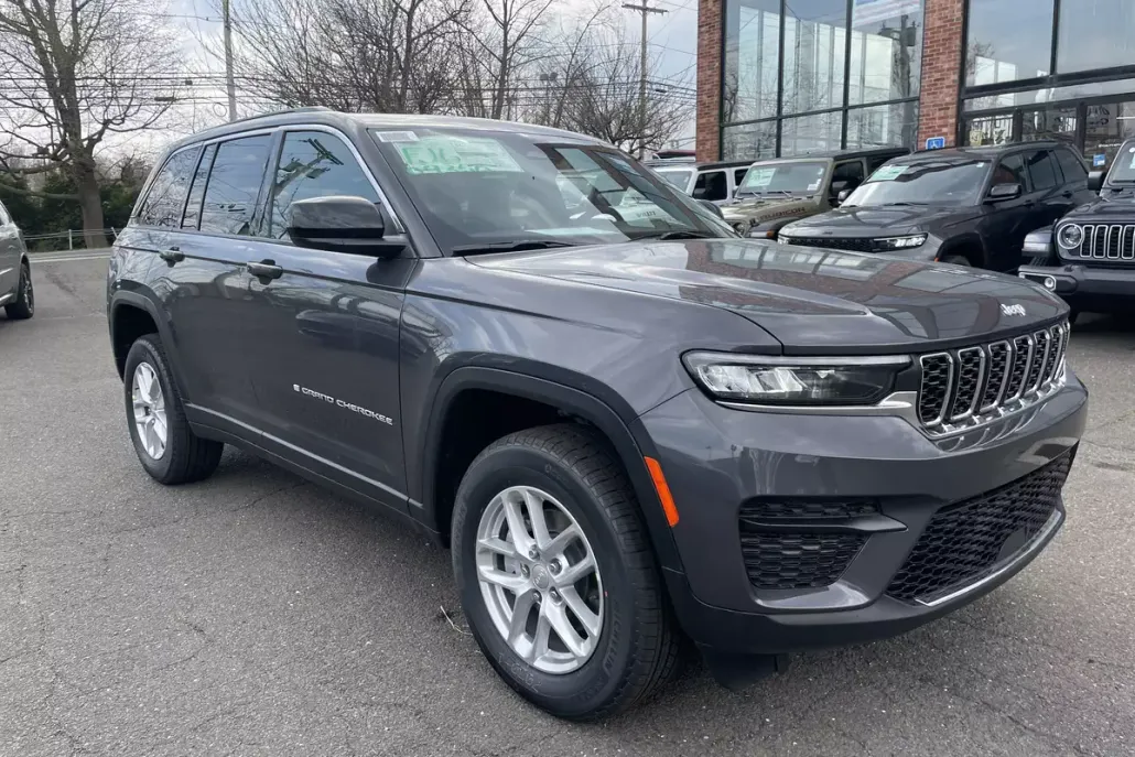 2025 Jeep Grand Cherokee Laredo X photo 1