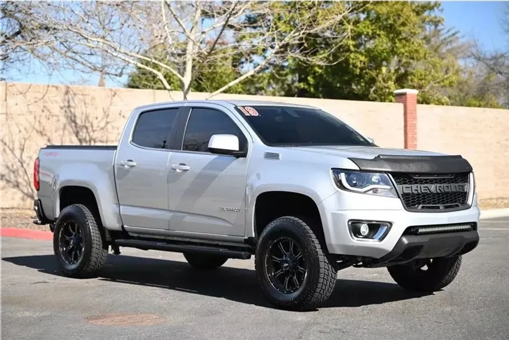 2019 Chevrolet Colorado LT photo 1