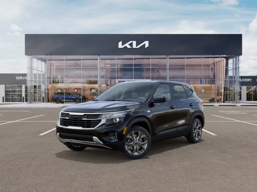 2025 Kia Seltos LX photo 1