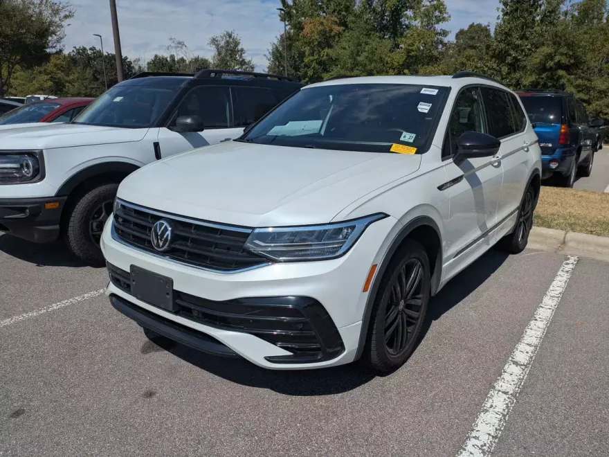 2022 Volkswagen Tiguan SE R-Line Black photo 1