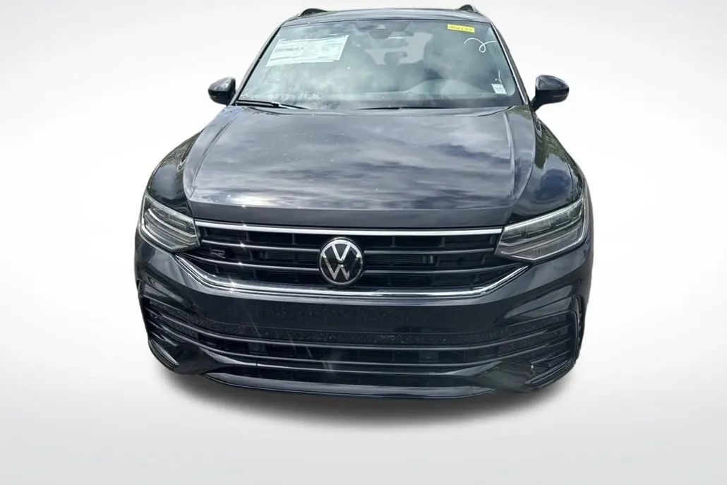 2024 Volkswagen Tiguan SE R-Line Black photo 1