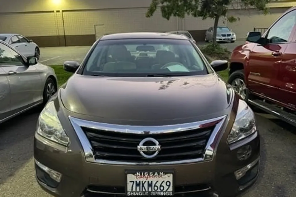 2015 Nissan Altima 2.5 S photo 1