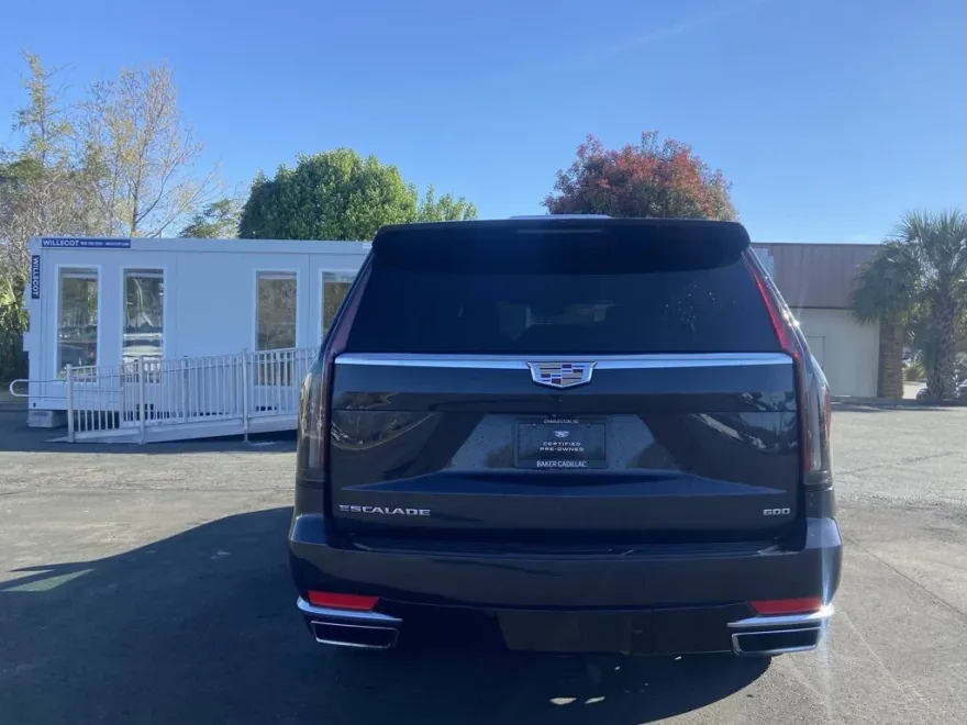 2023 Cadillac Escalade Premium Luxury photo 1