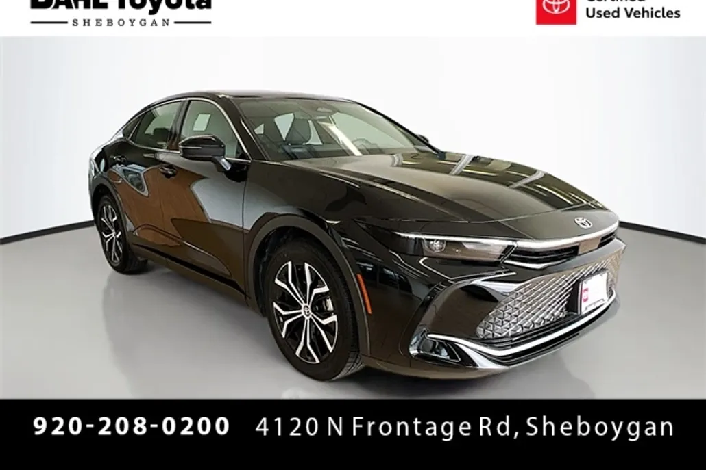 2024 Toyota Crown XLE photo 1