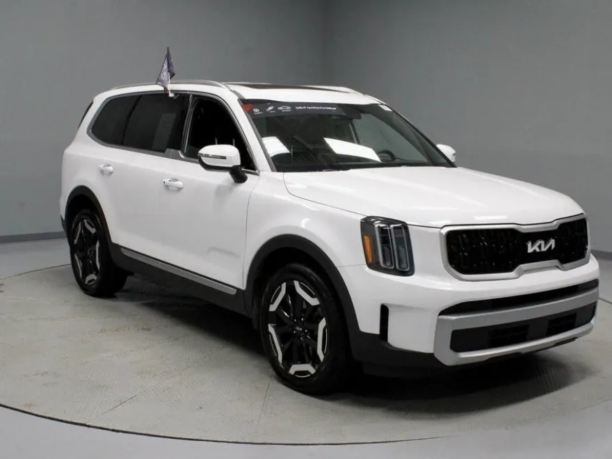 2023 Kia Telluride EX photo 1