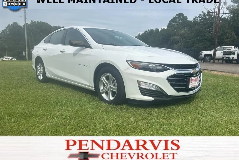 2021 Chevrolet Malibu LS photo 1